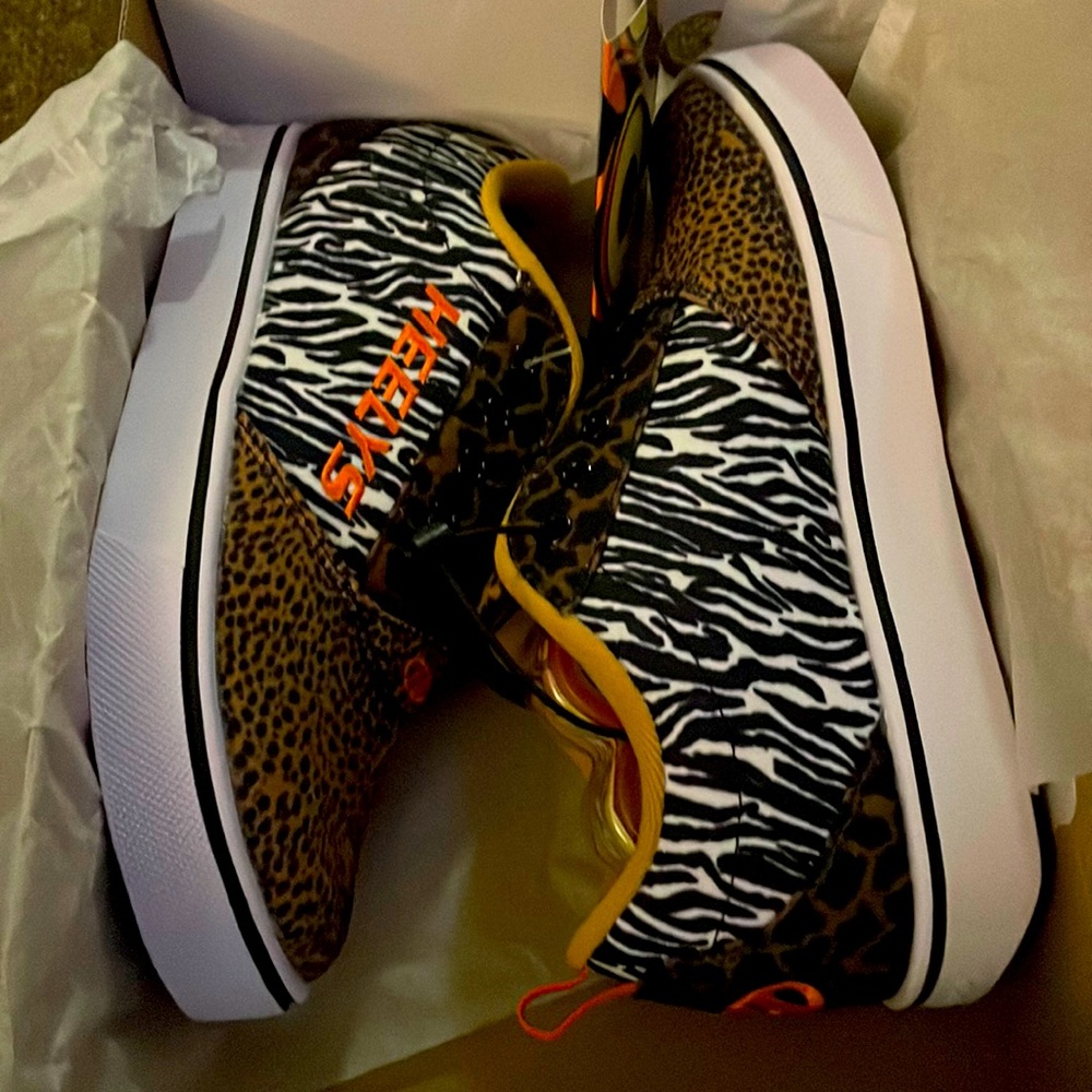 Women leopard heelys